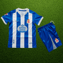 Conjunto Niño RC Deportivo de A Coruña 1ª Equipación 2026/27 – Camiseta y Pantalón Blanquiazul