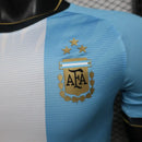 Camiseta Argentina Despedida de Messi Versión Jugador - Detalle escudo AFA