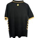 Camiseta Málaga CF x IlloJuan - Edición Limitada  (Negra)