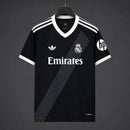 Camiseta Real Madrid Edición Especial adidas Originals – Negra con Franja